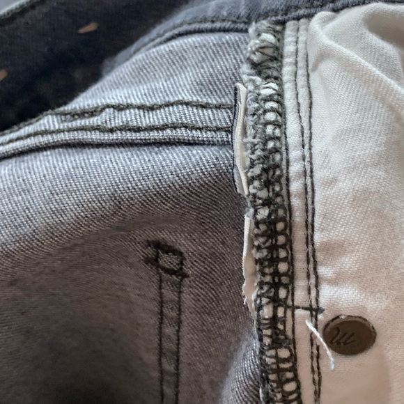 Madewell Grey 9” High Riser Skinny Skinny Jeans - Picture 9 of 16